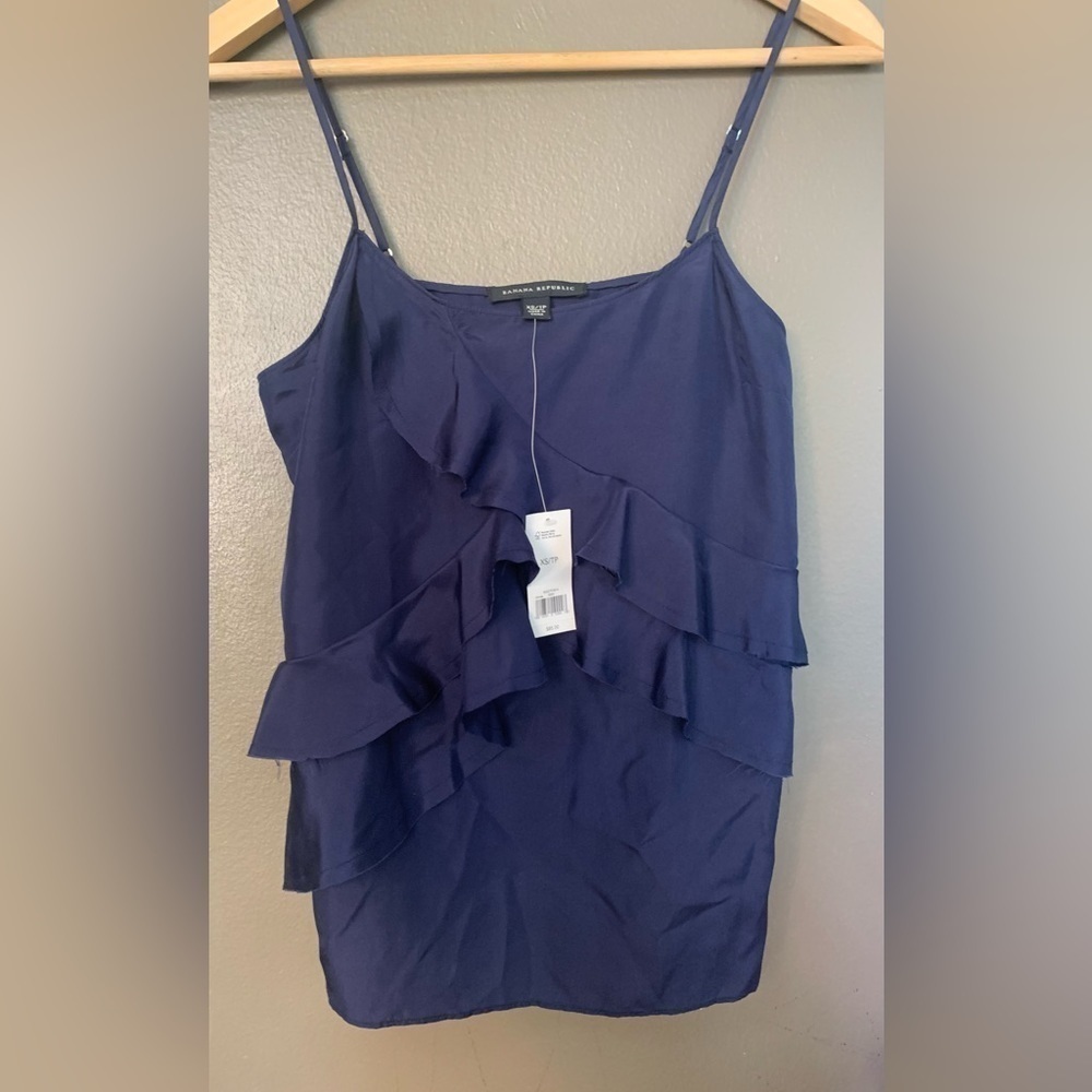 BNWT- Banana Republic 💙 100 silk Ruffled Cami. Xsmall
